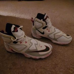 Nike lebron 13 friday the 13th